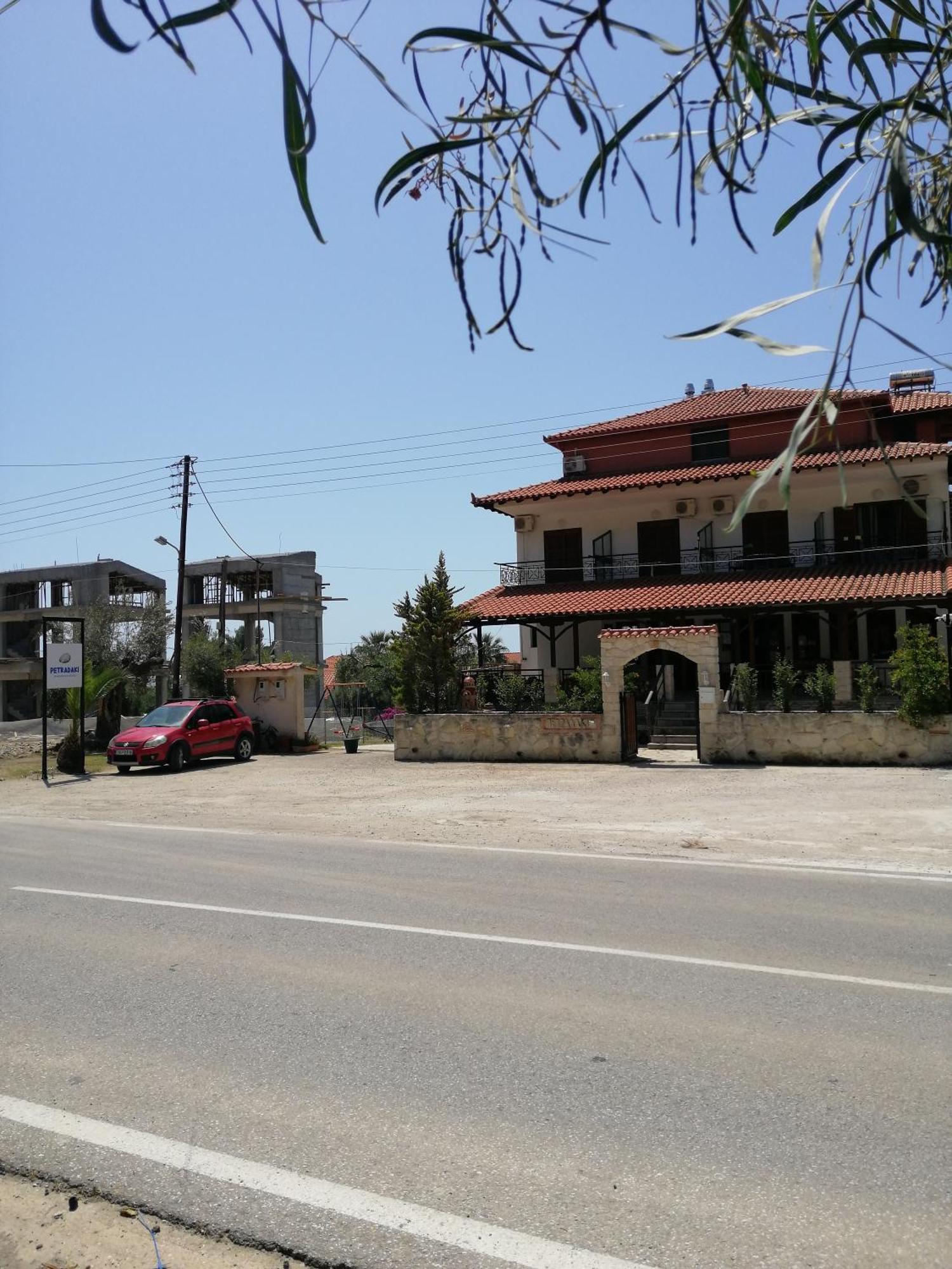 Petradaki Apartments Mola Kalyva Exterior foto