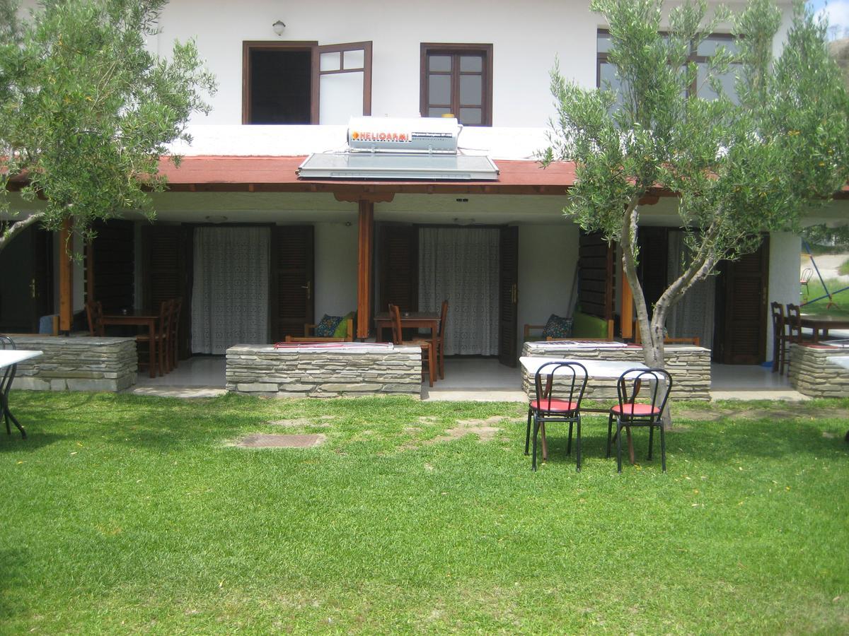 Petradaki Apartments Mola Kalyva Exterior foto